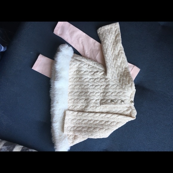 Adorable 6-9 month Max Studio sweater/tight set - Picture 4 of 5